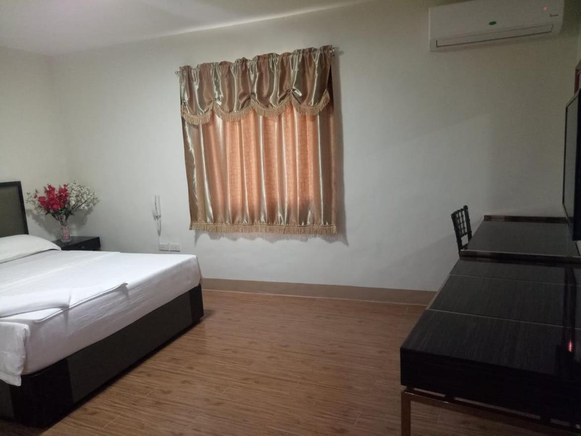 Meaco Royal Hotel - Batangas City Εξωτερικό φωτογραφία