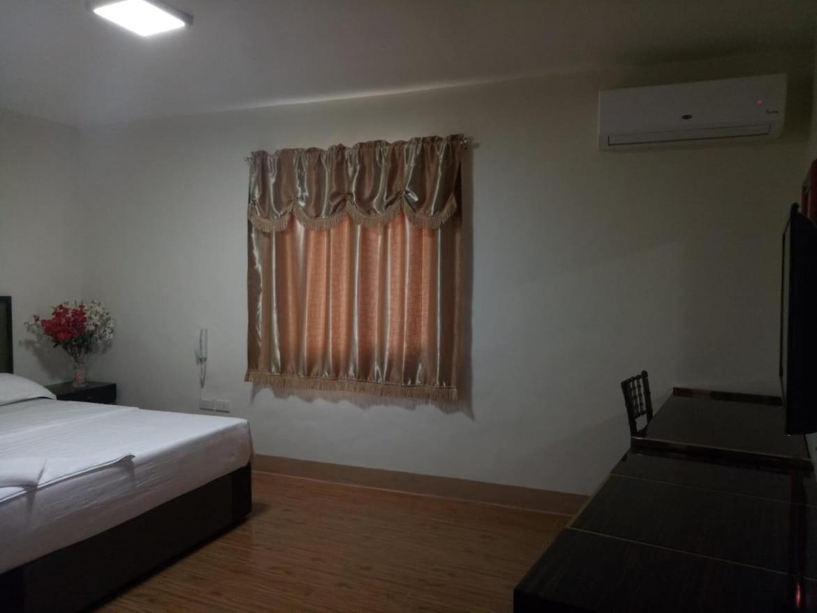 Meaco Royal Hotel - Batangas City Εξωτερικό φωτογραφία